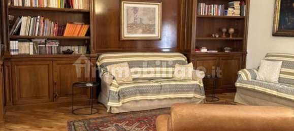 Apartamento de 3 dormitorios en Cremona, Italy No. 257470 2