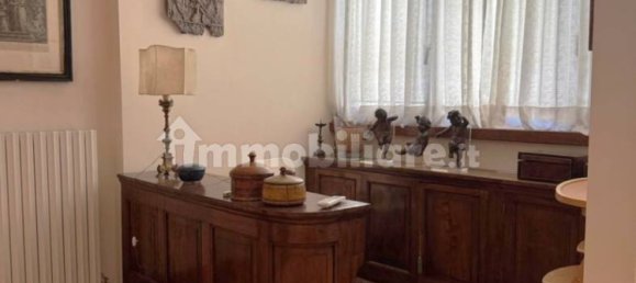 Apartamento de 3 dormitorios en Cremona, Italy No. 257470 3