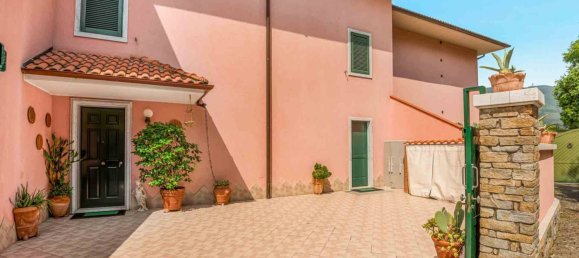 3 غرف نوم فيلا في Carrara, Italy رقم 269054 2