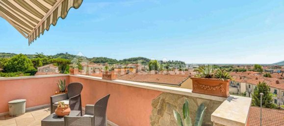 3 غرف نوم فيلا في Carrara, Italy رقم 269054 18