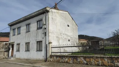 Casa de 6 dormitorios en Boñar, Spain No. 68158