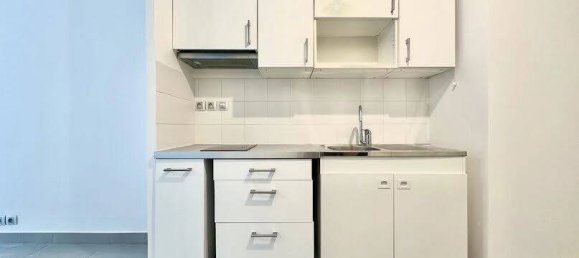 Studio in Nice, France No. 328971 9