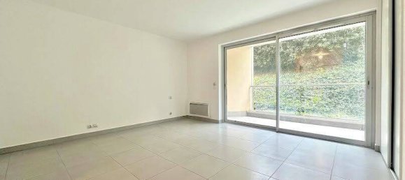 Studio in Nice, France No. 328971 4