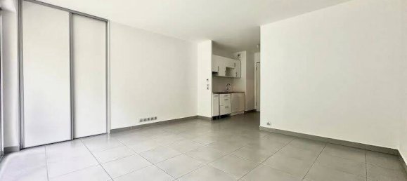 Studio in Nice, France No. 328971 10