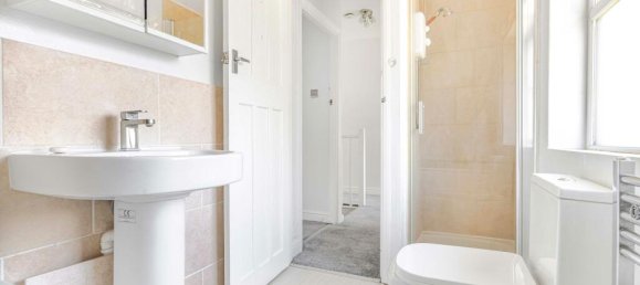 3 bedrooms Commercial property in Beckenham, United Kingdom No. 966 11