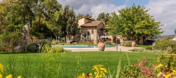6 bedrooms Villa in Todi, Italy No. 105846 14
