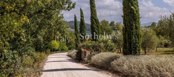 6 bedrooms Villa in Todi, Italy No. 105846 15