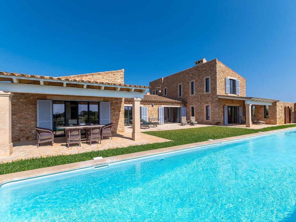 4 bedrooms House in Ses Salines, Spain No. 271501