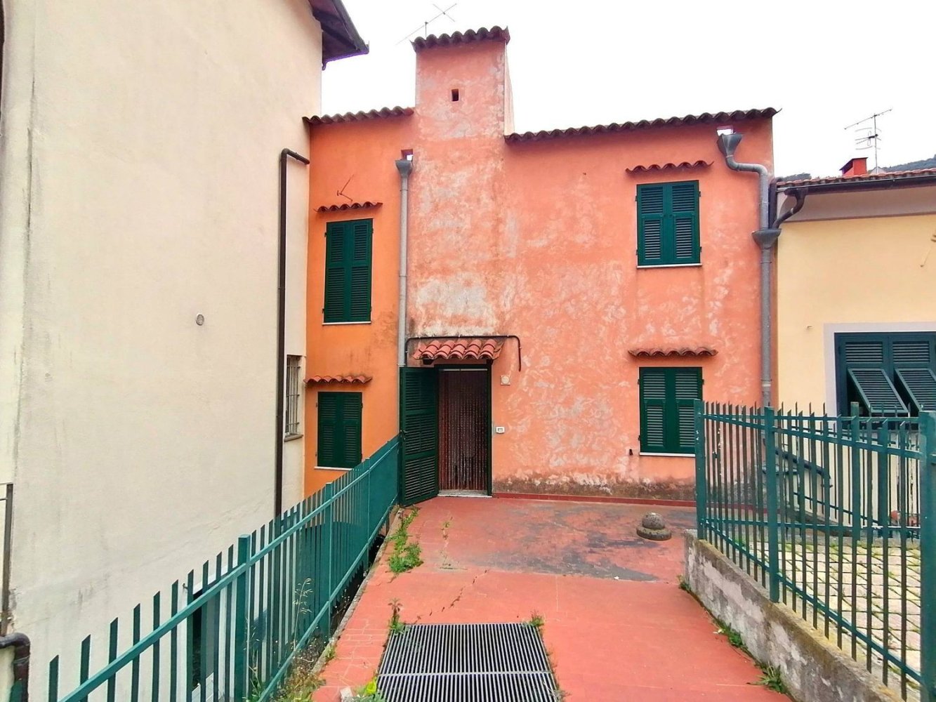 4 rooms House in Toirano, Italy No. 171164