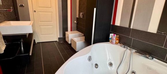 2 rooms Apartment in Turin, Italy No. 44568 6