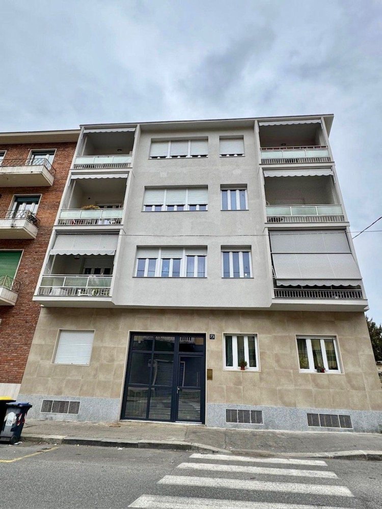 2 rooms Apartment in Turin, Italy No. 44568