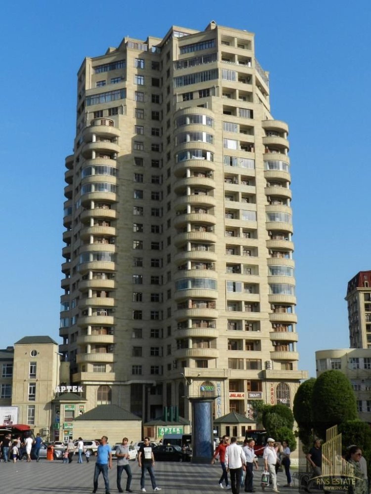 3 bedrooms Apartment in Nasimi, Azerbaijan No. 2220