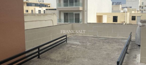 3 غرف نوم طابقين في Attard, Malta رقم 10181 12