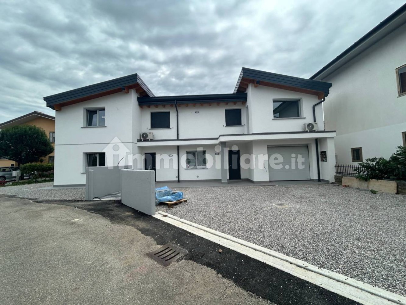 3 bedrooms Villa in Udine, Italy No. 135373