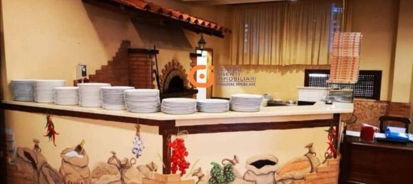 Propiedad comercial de 4 habitaciónes en Rome, Italy No. 324991 13