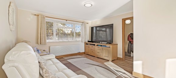 4 bedrooms House in Reigate, United Kingdom No. 990 3