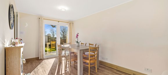 4 bedrooms House in Reigate, United Kingdom No. 990 4