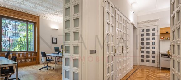 4 bedrooms Apartment in Milan, Italy No. 313939 7