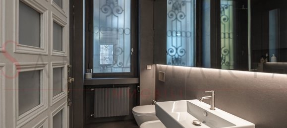 4 bedrooms Apartment in Milan, Italy No. 313939 19