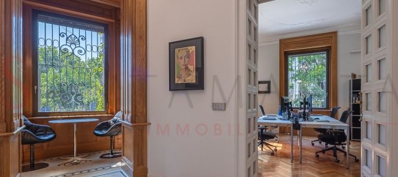 4 bedrooms Apartment in Milan, Italy No. 313939 17