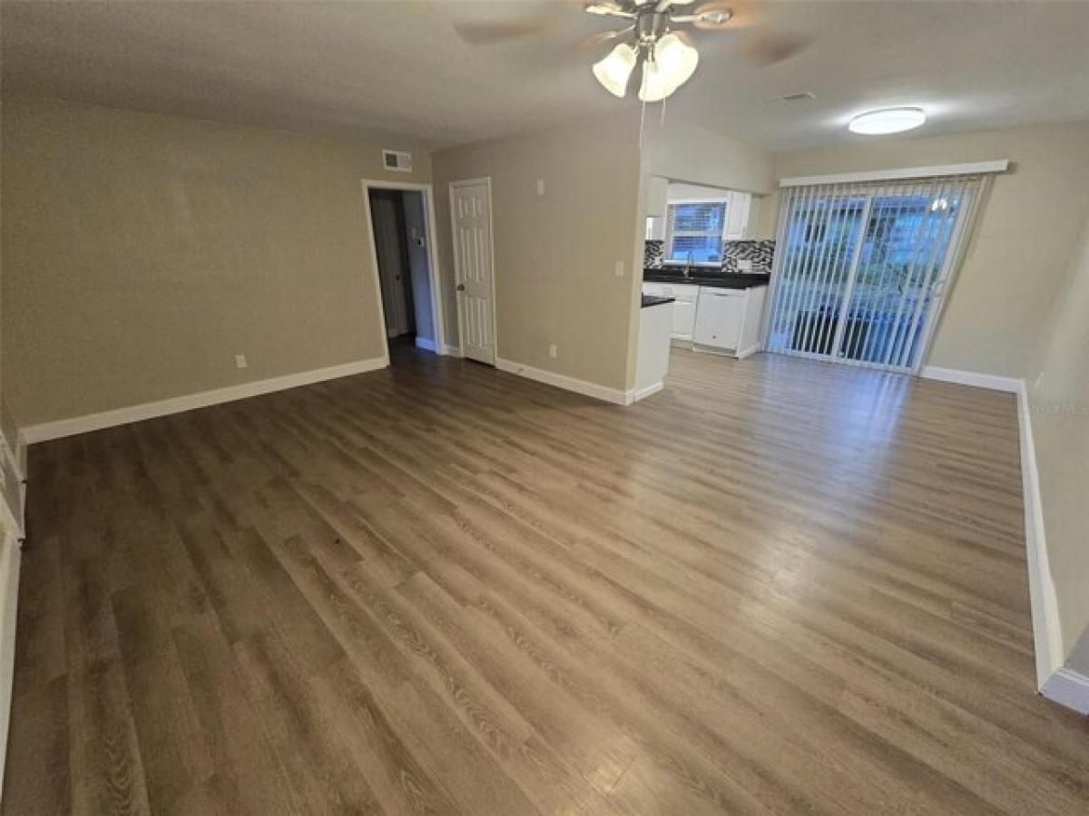 Дом с 4 спальнями в Орландо, США № 242726