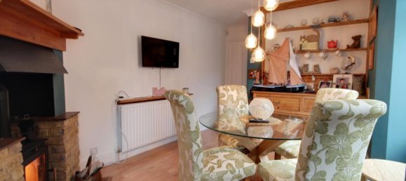 3 bedrooms House in Gravesend, United Kingdom No. 13793 7