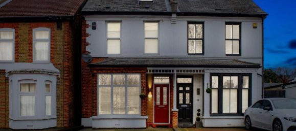 3 bedrooms House in Gravesend, United Kingdom No. 13793 2