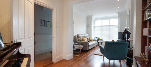 3 bedrooms House in Gravesend, United Kingdom No. 13793 5