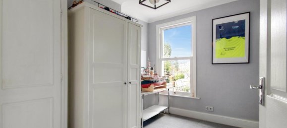 3 bedrooms House in Gravesend, United Kingdom No. 13793 13