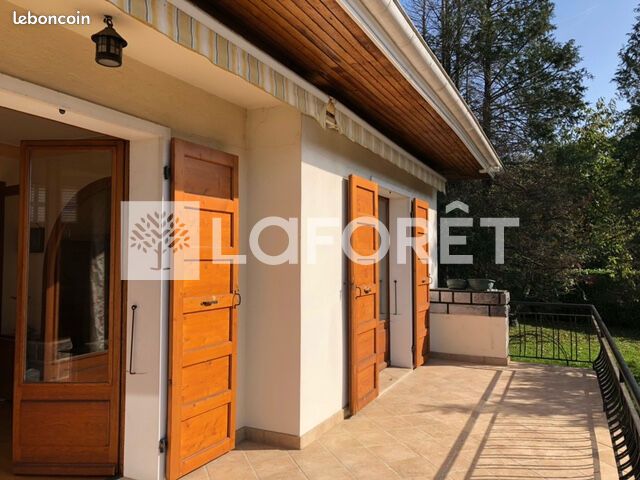 Casa de 3 dormitorios en Rumilly, France No. 261867