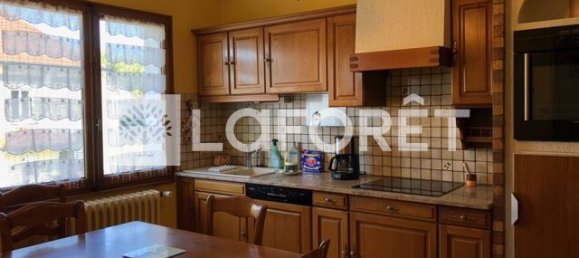 Casa de 3 dormitorios en Rumilly, France No. 261867 2