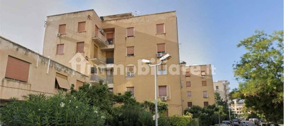 3 Schlafzimmer Wohnung in Palermo, Italy, Nr. 321994 2