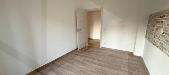 4غرفة شقة في Castelnuovo Rangone, Italy رقم 23254 8