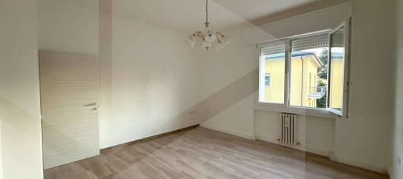 4غرفة شقة في Castelnuovo Rangone, Italy رقم 23254 3