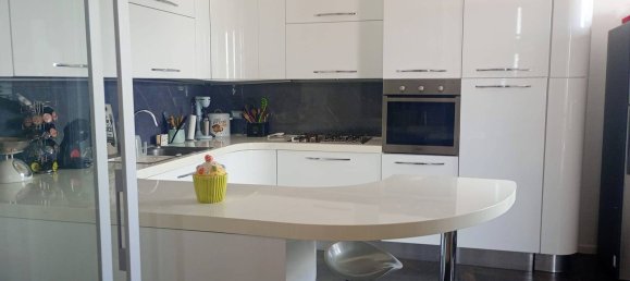 4 Schlafzimmer Wohnung in Seregno, Italy, Nr. 364644 9