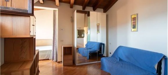 1 bedroom Apartment in Iseo, Italy No. 279201 6