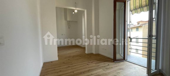 2 bedrooms Apartment in Florence, Italy No. 304904 2