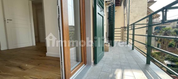 2 bedrooms Apartment in Florence, Italy No. 304904 8