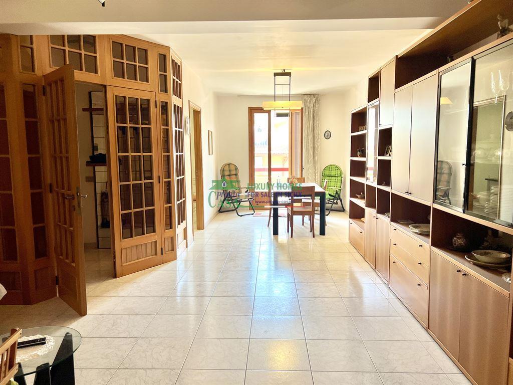 Квартира с 3 комнатами в Санта Кроче Камерина, Италия № 127622