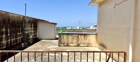 Квартира с 3 комнатами в Санта Кроче Камерина, Италия № 127622 17