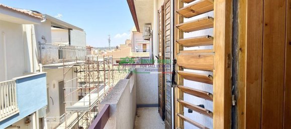 Квартира с 3 комнатами в Санта Кроче Камерина, Италия № 127622 10