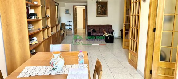 Квартира с 3 комнатами в Санта Кроче Камерина, Италия № 127622 3