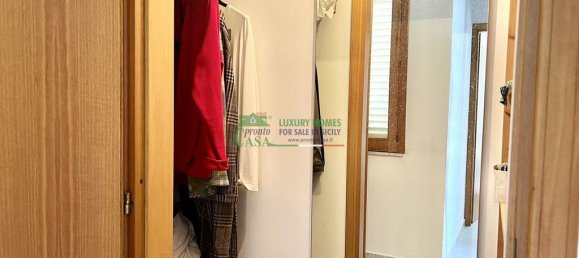 Квартира с 3 комнатами в Санта Кроче Камерина, Италия № 127622 16