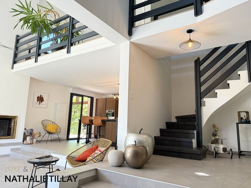 3 bedrooms House in Cote-d'Or, France No. 327296