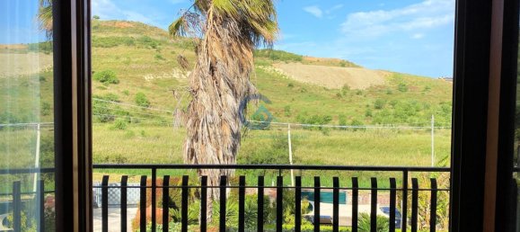 5-salle Appartement à Catanzaro, Italy No. 43594 2