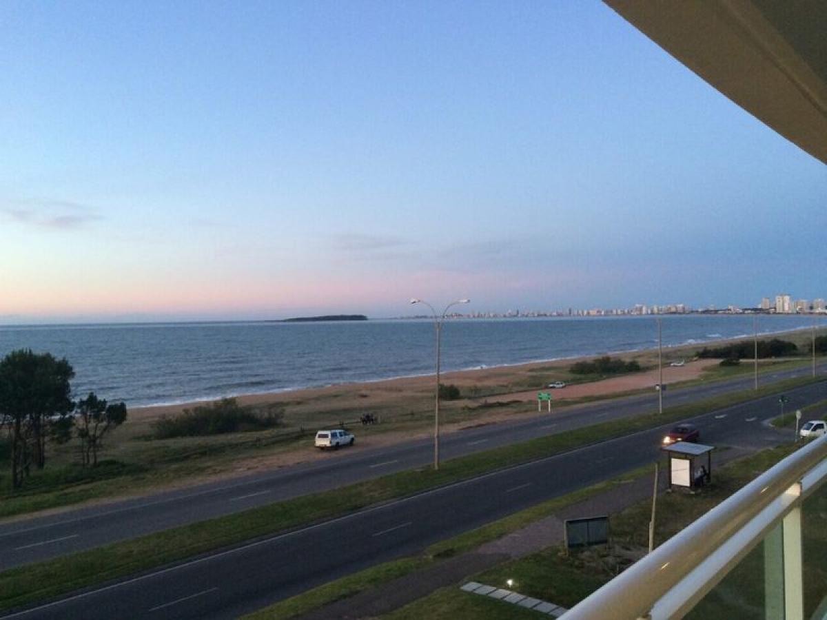 3 bedrooms Apartment in Maldonado, Uruguay No. 11426