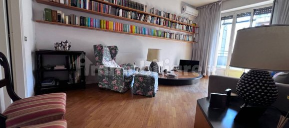2 bedrooms Apartment in Milan, Italy No. 352203 4