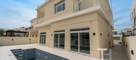 5 bedrooms Villa in Jumeirah Park, UAE No. 28474 2
