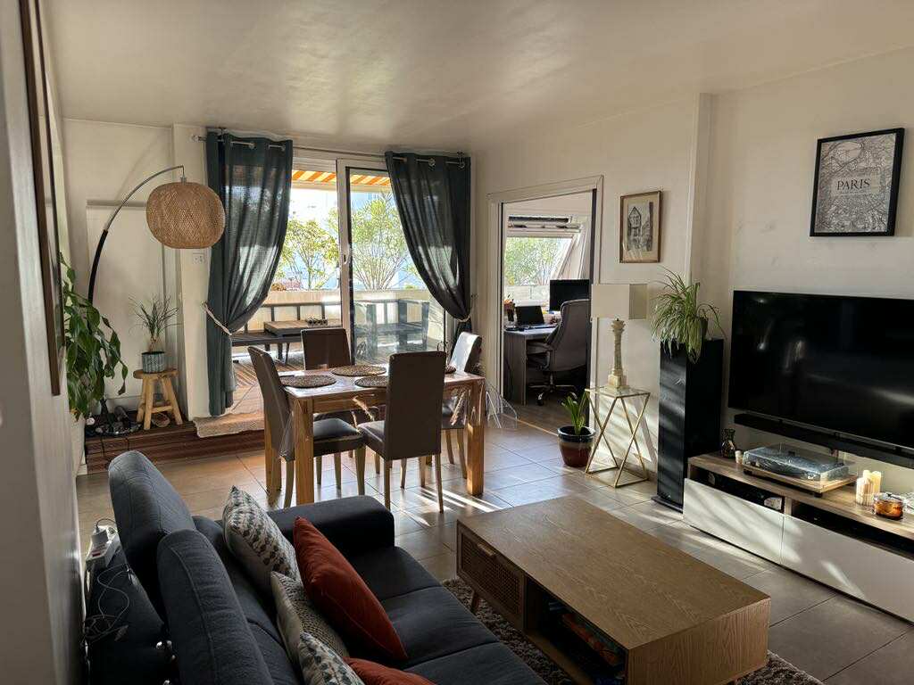 3 Schlafzimmer Wohnung in Houilles, France, Nr. 328678