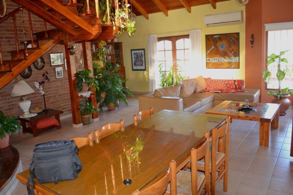 3 bedrooms House in Cordoba, Argentina No. 59993